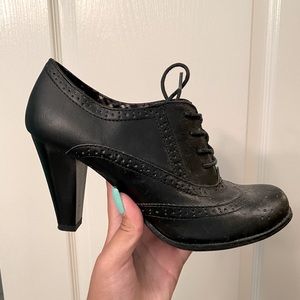 AMERICAN EAGLE size 8.5